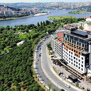 5* מלון Moevenpick Golden Horn