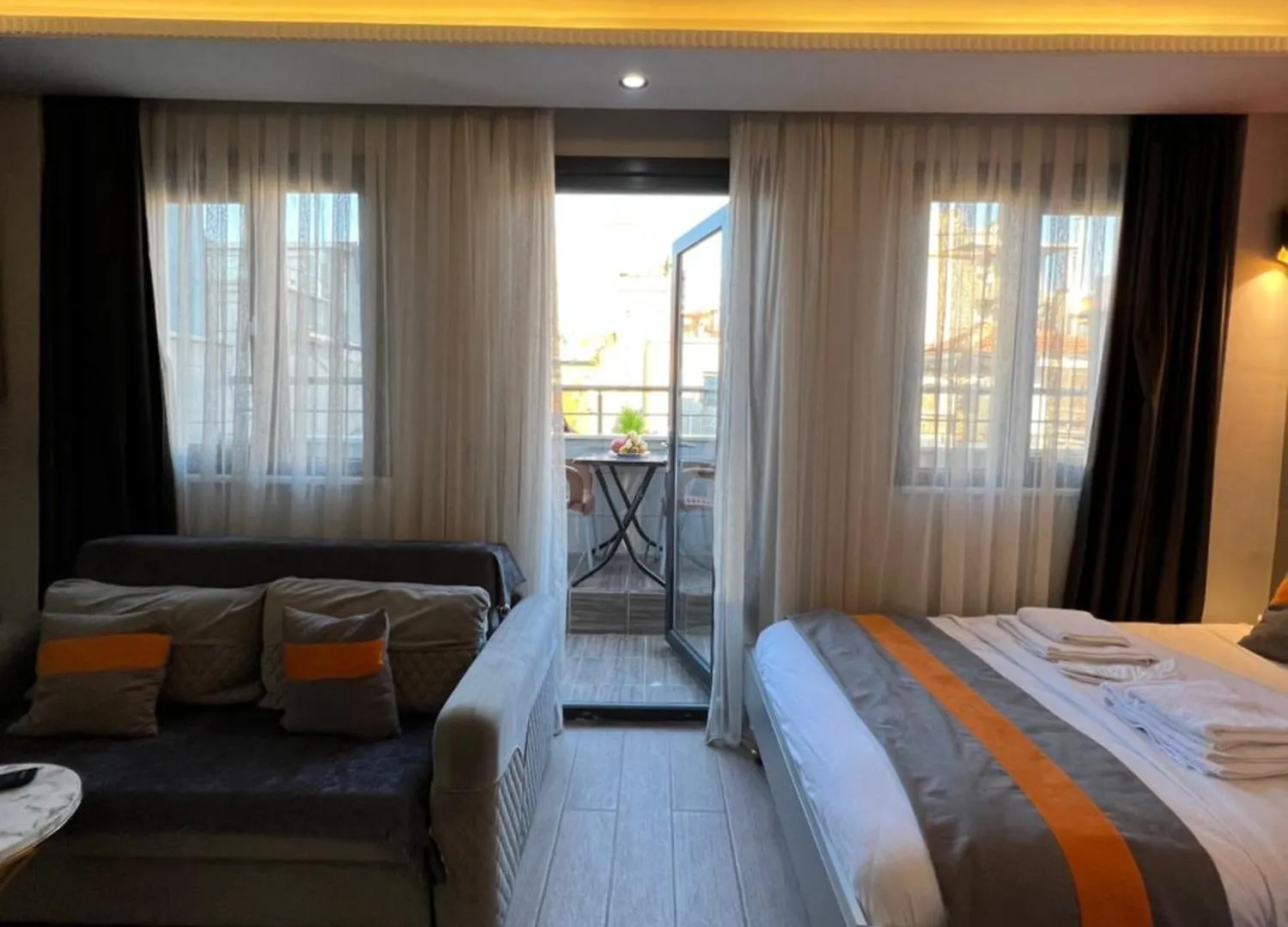 Taksim Larissa hotel suites İstanbul Apart Otel