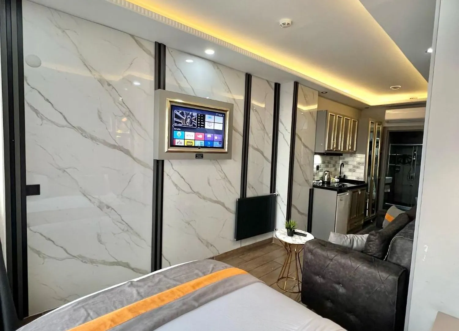Taksim Larissa hotel suites İstanbul 2*,  Türkiye