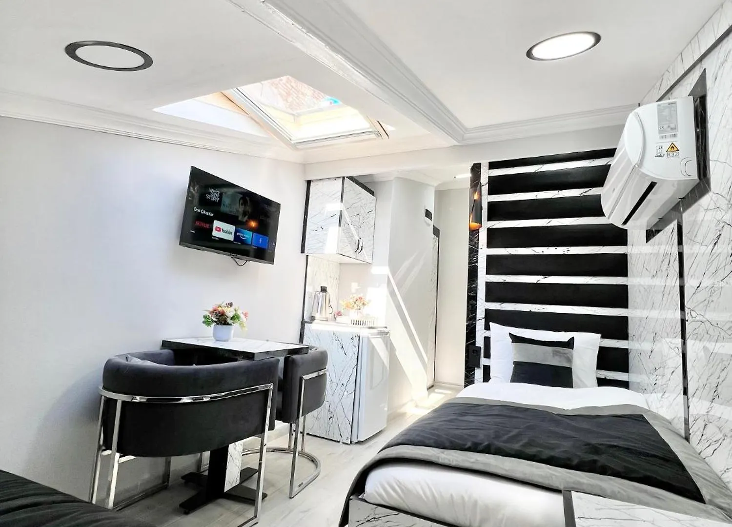 Апарт-отель Taksim Larissa Hotel Suites Стамбул